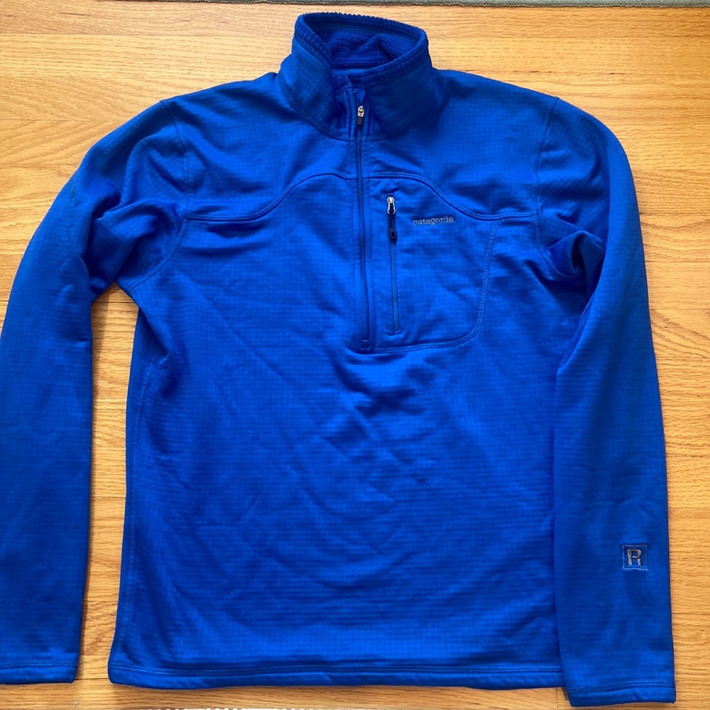 Patagonia Blue Mens R1 pull over